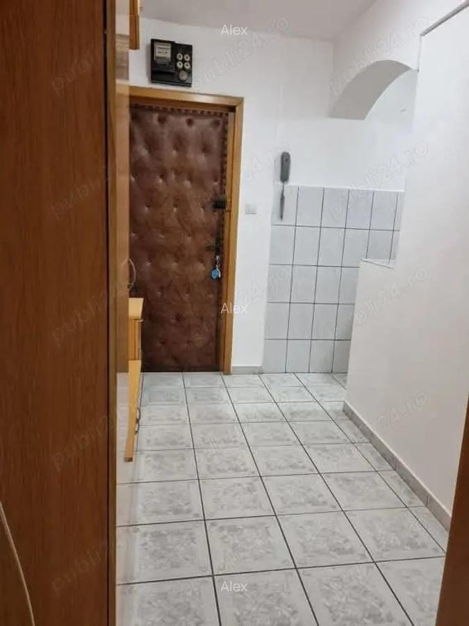 Inchiriez apartament zona Dambovi?a - 3