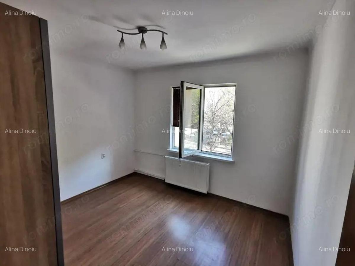 Apartament 3 camere Dristor 1/4 bloc 1982 - 8