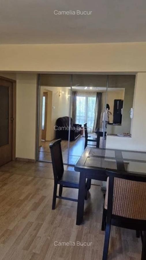 Apartament cu 3 camere semidecomandat în Centru Civic - 2