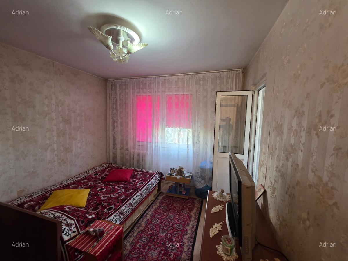 1 Decembrie 1918, 15 minute metrou, Auchan, bloc 1980, 2 gr sanitare, - 13