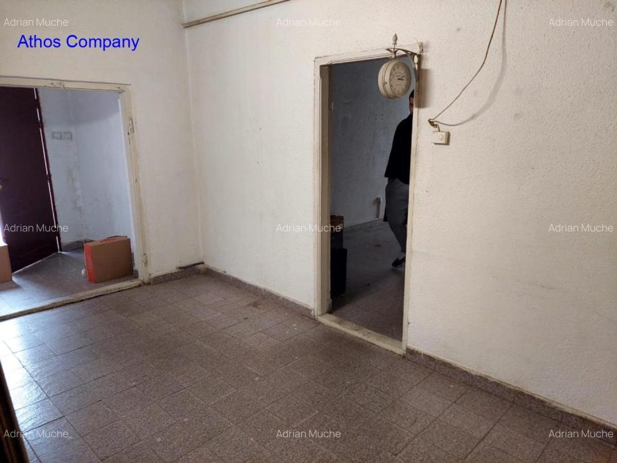 Casa 3 camere in Regie-Podul Grand  pret 600 - 4