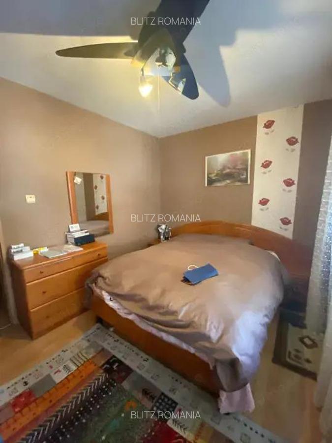 Apartament de vanzare, cu 3 camere, - 9
