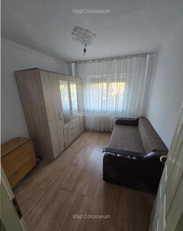 Apartament cu 3 camere,decomandat - zona Racadau - 2