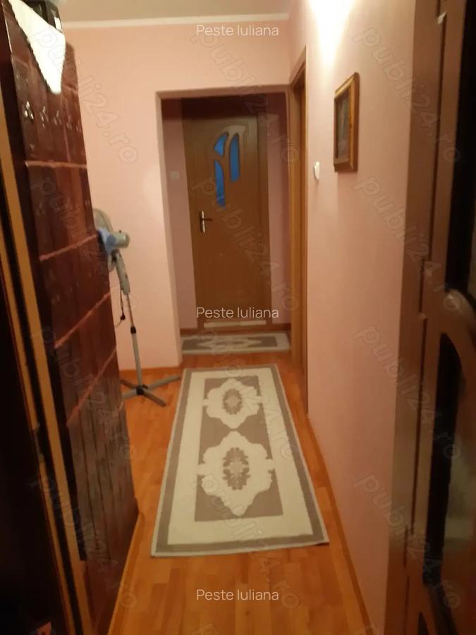 Vand ap.4 in Adjud ,BN. cam.2 bai 2 balcoane 2 ,3 3 cu acoperi? ,pod inchis ?i boxa subsol.. - 5