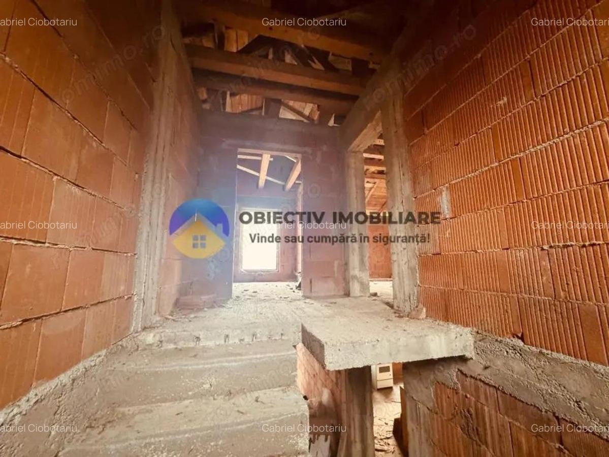 Vila la rosu + teren 500 mp de vanzare Zona Fermelor - 14