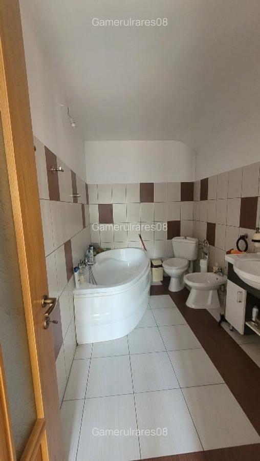 Vând casa 4 camere în zona Eroilor Ploiesti - 11