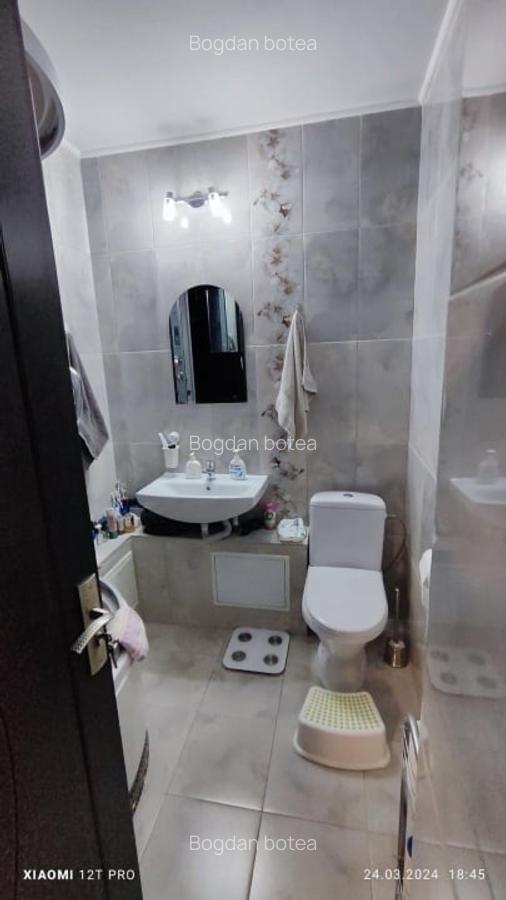 Apartament de vânzare - 6
