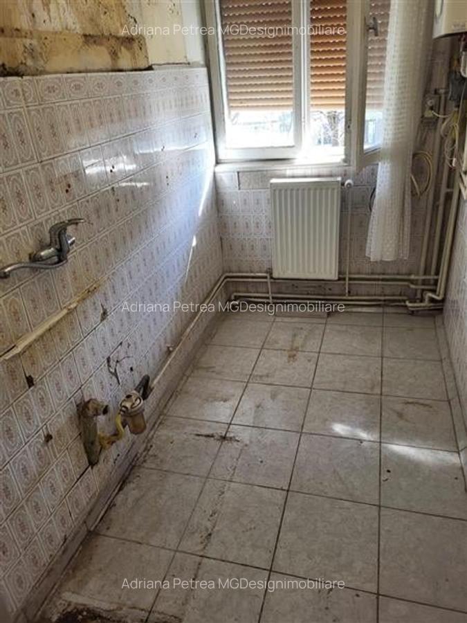 Apartament cu 4 camere semidecomandat în Circumvalațiunii - 15