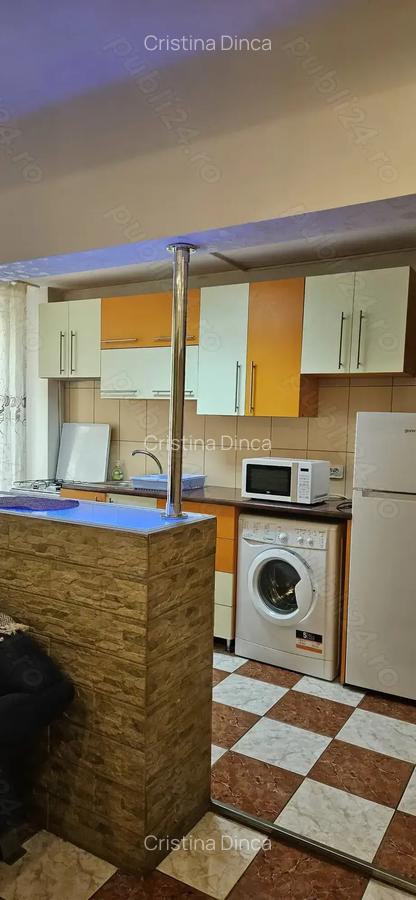 Inchiriez apartament ultracentral 2 camere English Park - 2