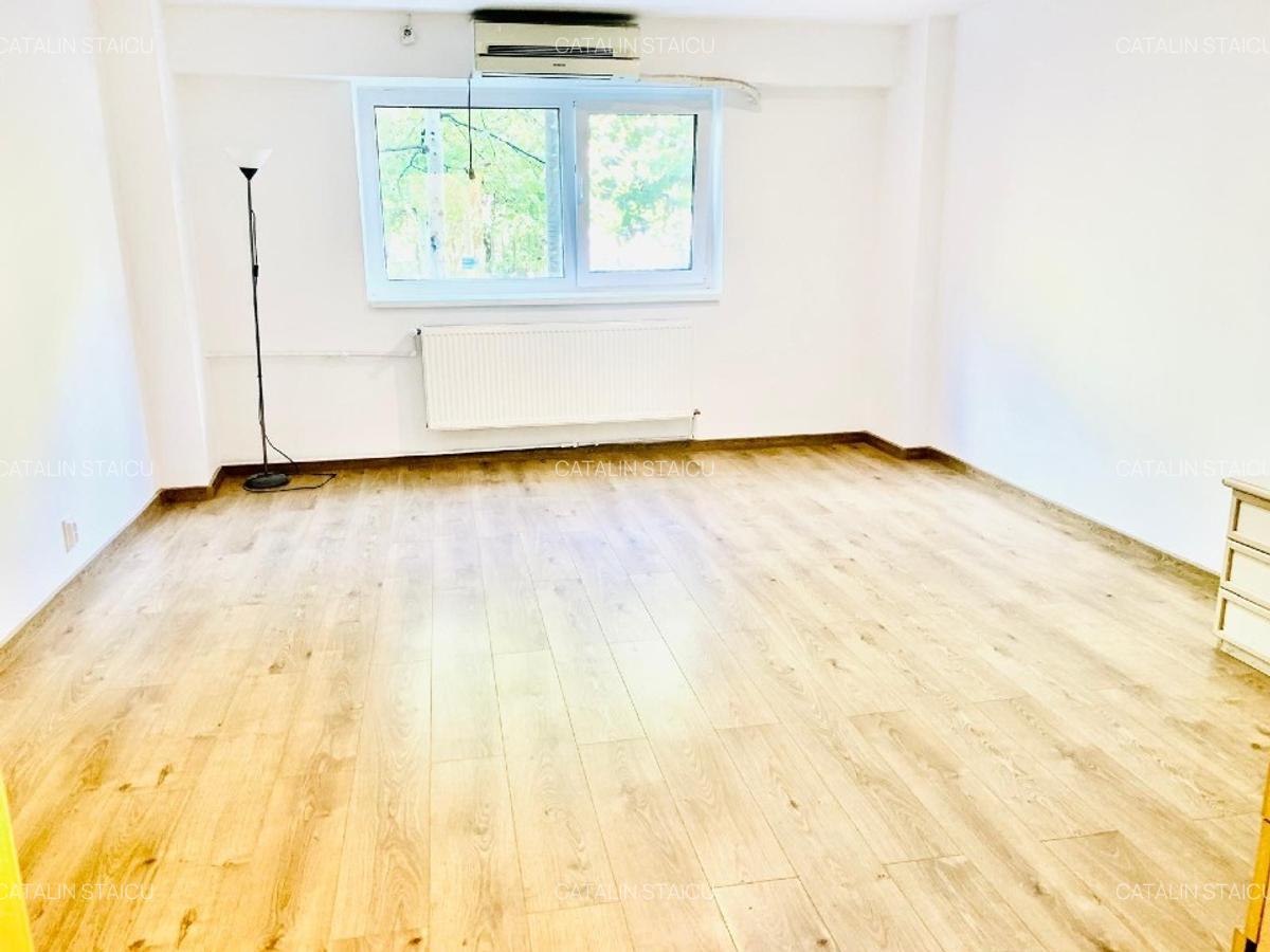 Birou/Apartament  Parter 3 camere, 2 bai Renovat complet recent/Loc parcare - 1