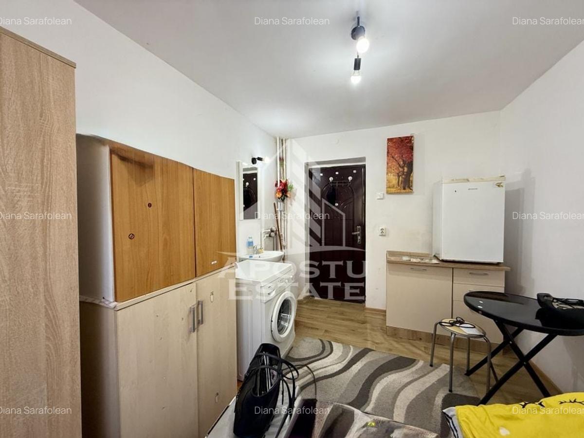 Garsoniera cu baie comuna, etaj 2, zona Take Ionescu - 1