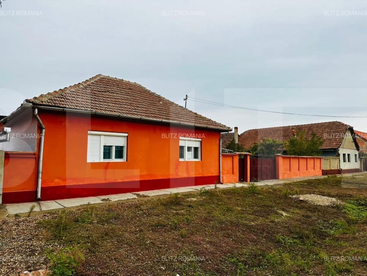 Casa de vanzare in Macea, teren 942 mp - 1 Casa de vanzare in Macea, teren 942 mp - 1