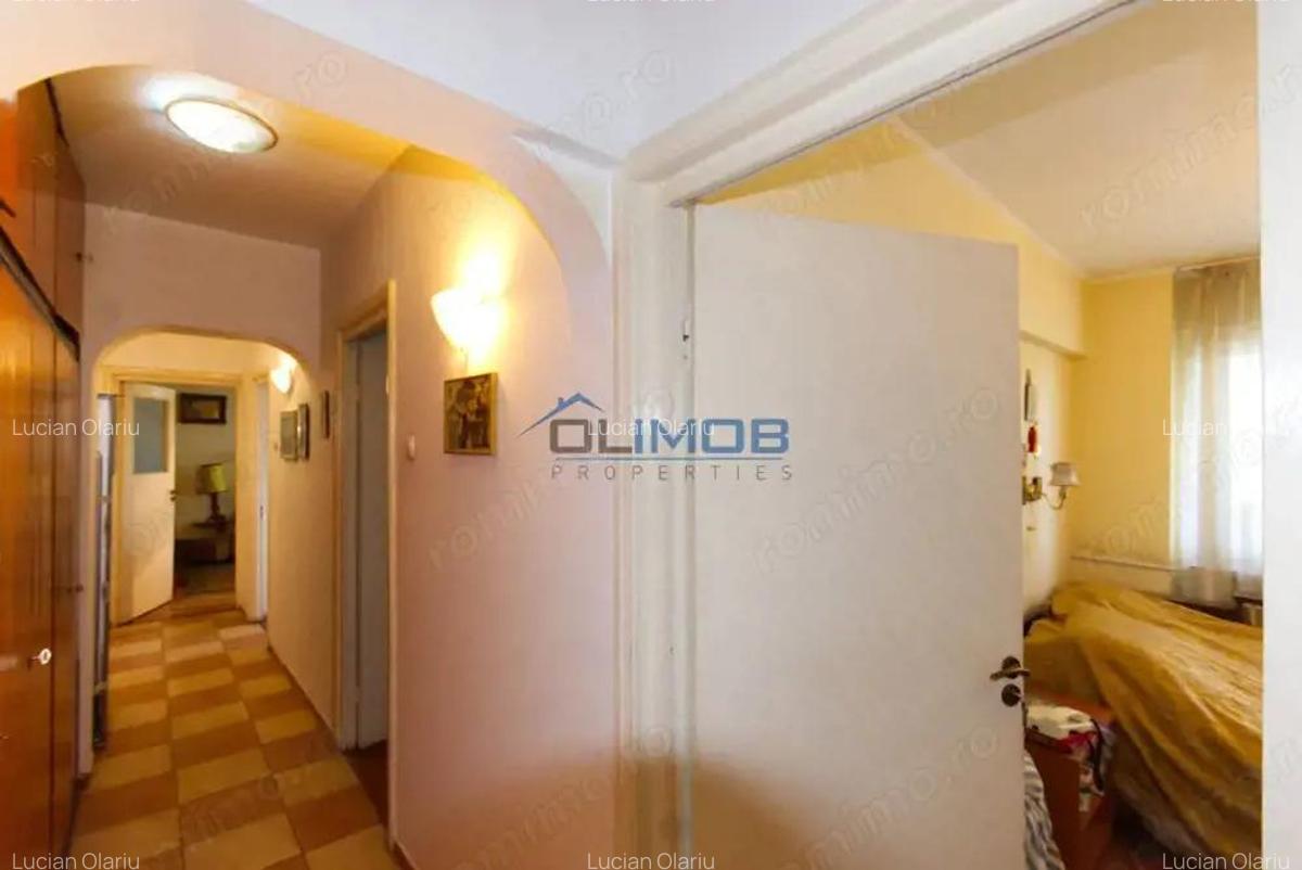 Apartament 3 camere de vanzare vedere spate Bulevardul Tei - 11