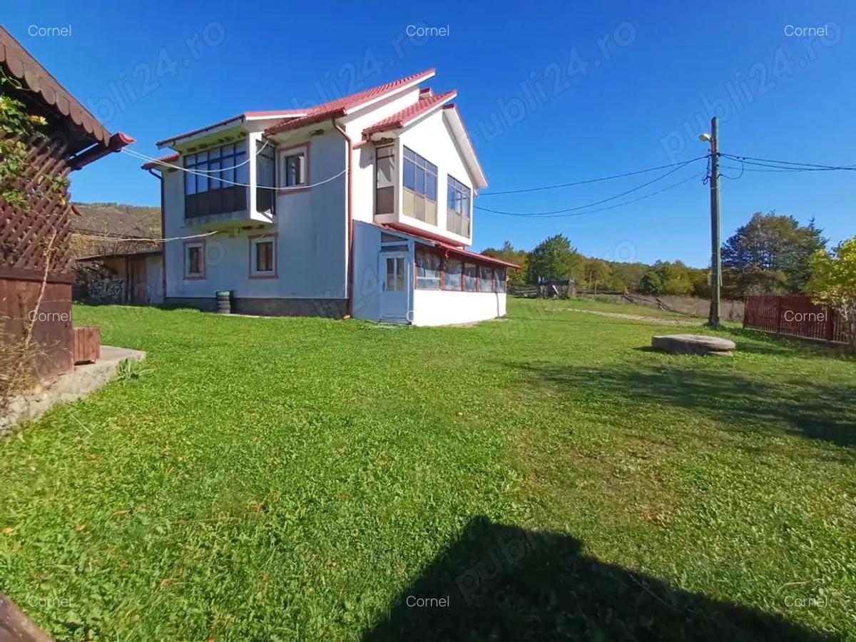 Casa de vanzare 6 camere - 1