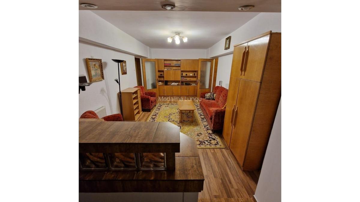 Apartament cu 3 camere semidecomandat în Titulescu - 13