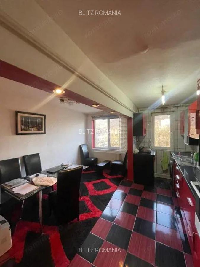 Apartament cu 3 camere, foarte spa?ios ?i bine compartimentat, avand 60 mp utili - 9