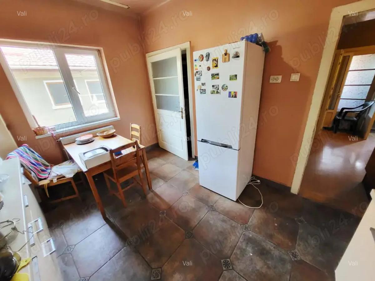 *PROPRIETAR*Casa 3 camere*Bucatarie+Baie+Beci*Sud*Democratiei*Piata Anton* - 9