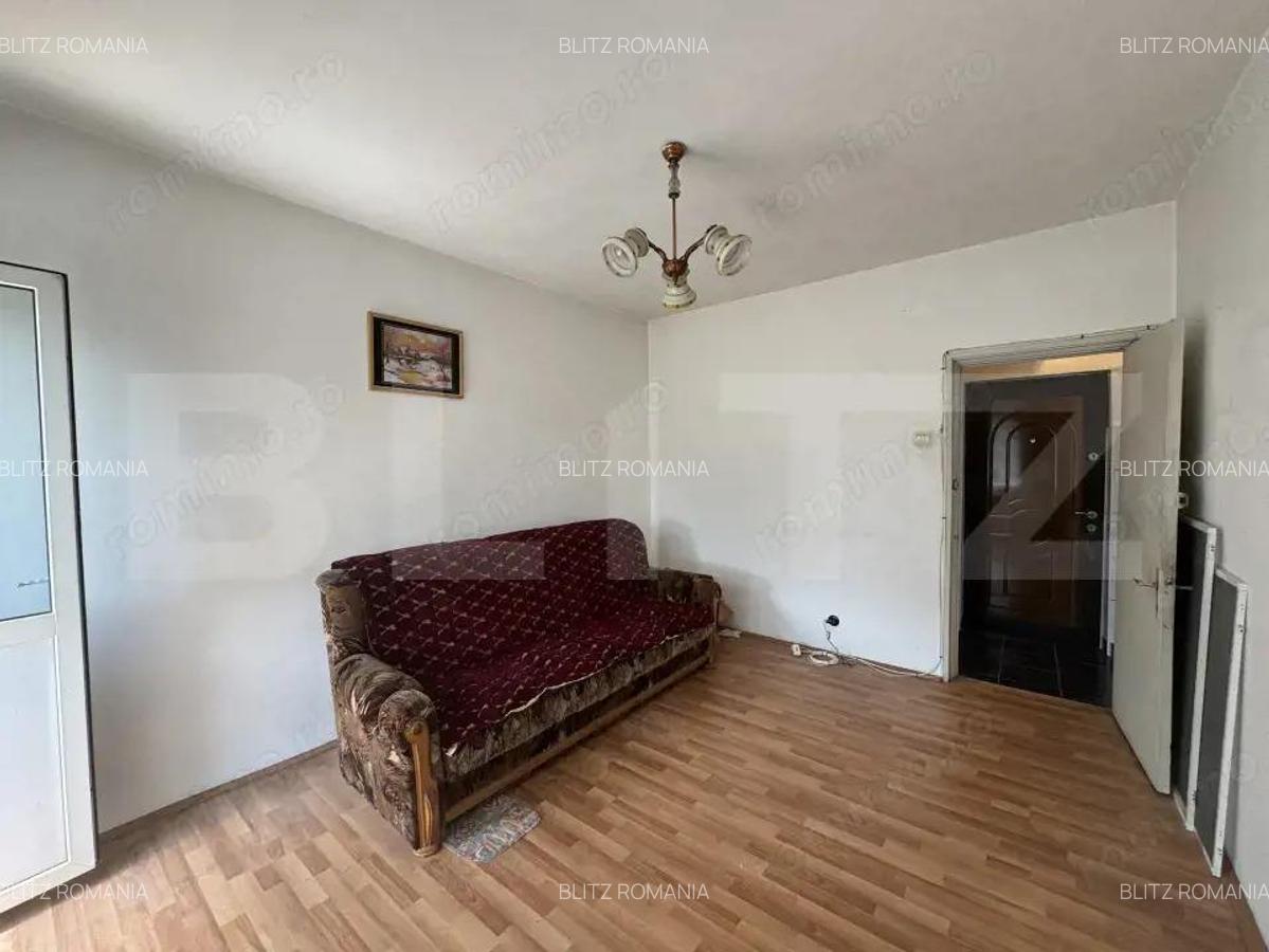 Apartament cu 2 camere, decomandat, zona 8 Mai - 2