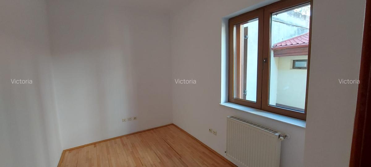 P-ta Alba iulia -strada cu Magnolii,5 camere,renovata,libera,vila eleganta - 12