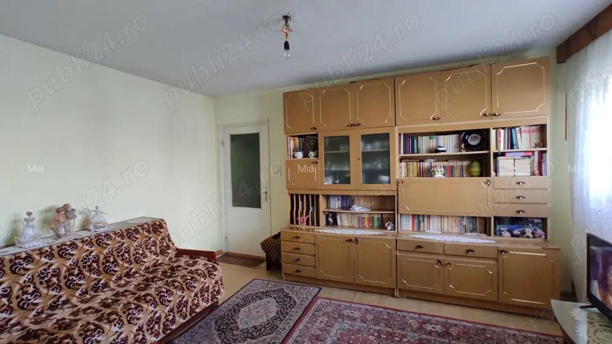 Vand apartament 2 camere nedecomandat - 1