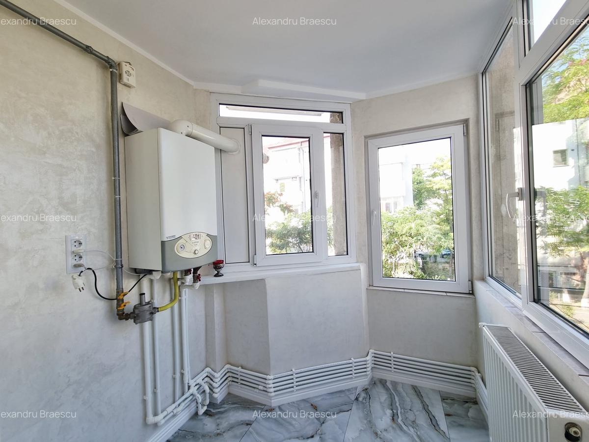 Apartament renovat complet Piata Centrala "Starea Civila" etaj 2 LIBER - 4