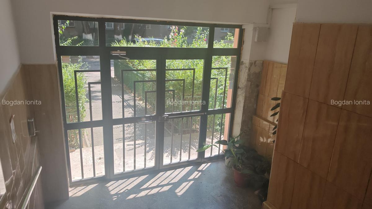 Apartament 2 Camere - Decomandat - Etaj 4/8 - Parc Sebastian - Bucuresti - 11