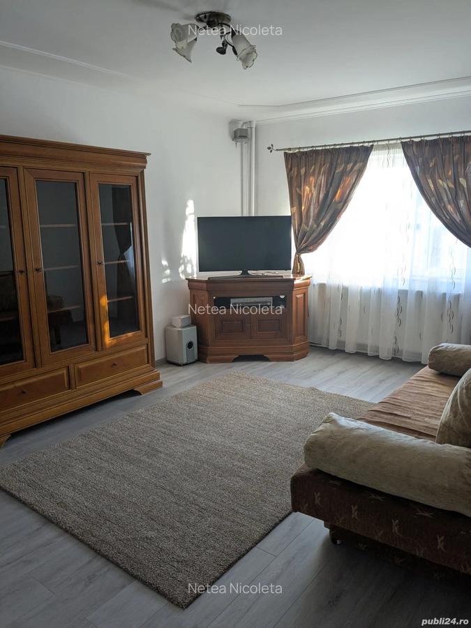 Inchiriez apartament 3 camere - 1