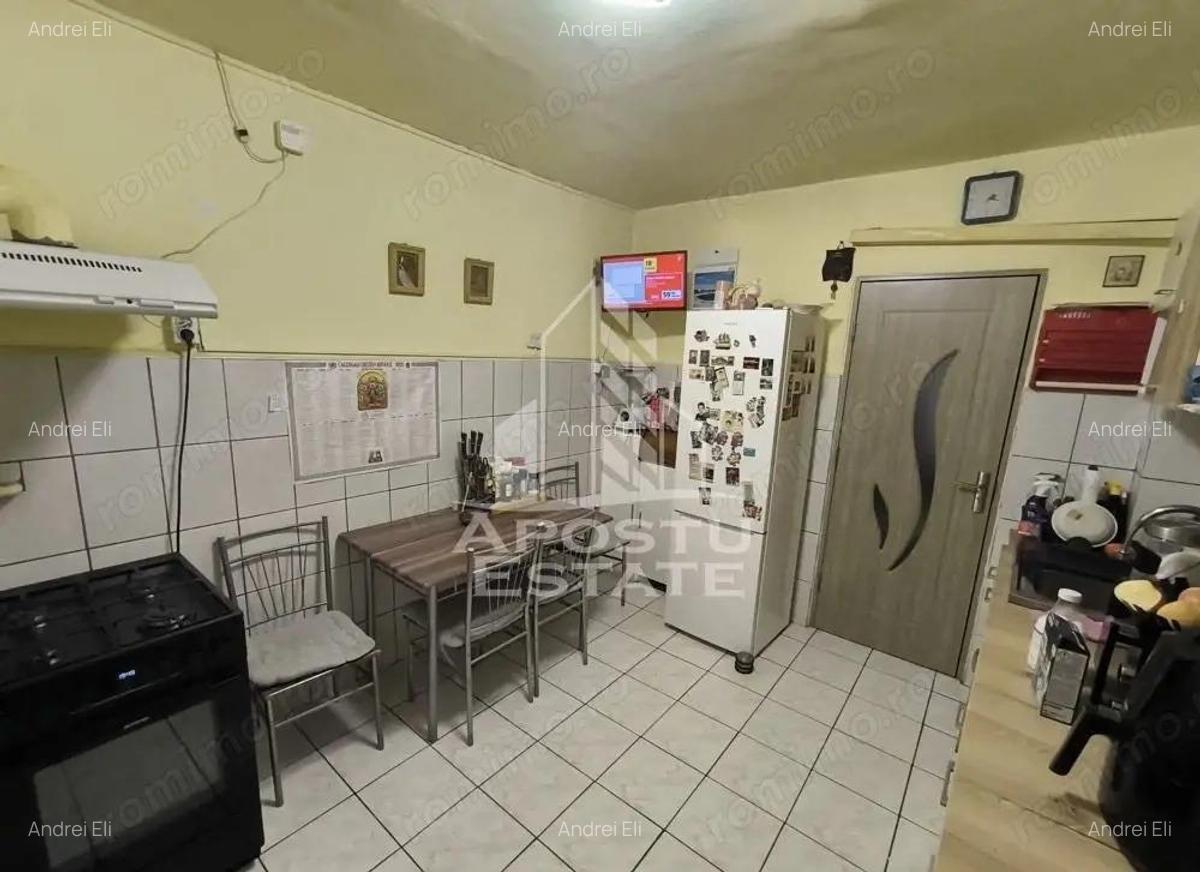 Apartament cu 3 camere, centrala proprie, zona Sagului - 5