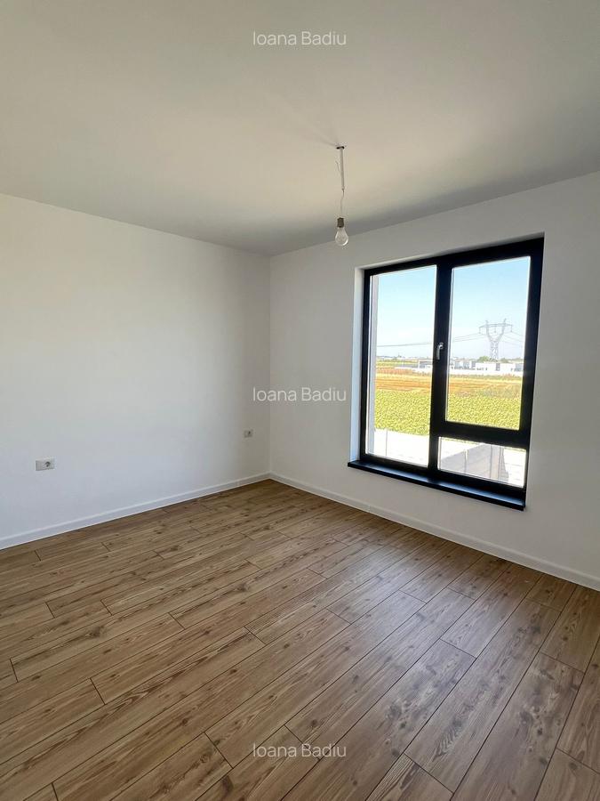 Vila individuala - 5 camere - 3 bai - beci- Teren 330 mp - 15