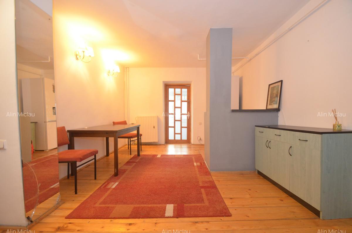 Apartament cu 2 camere decomandat - 1