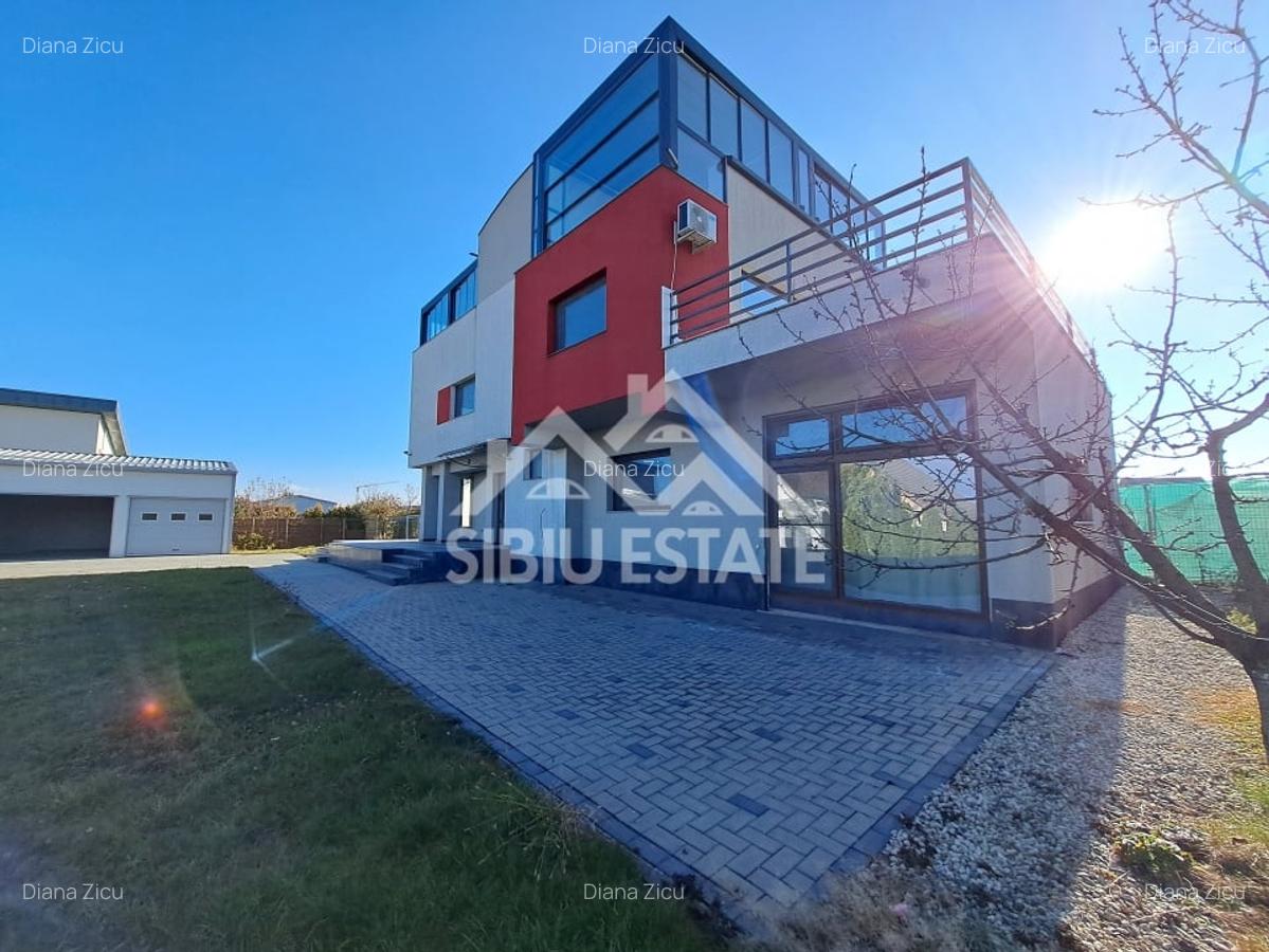 Casa moderna cu 4 garaje si teren mare, Sibiu Sura Mica - 1