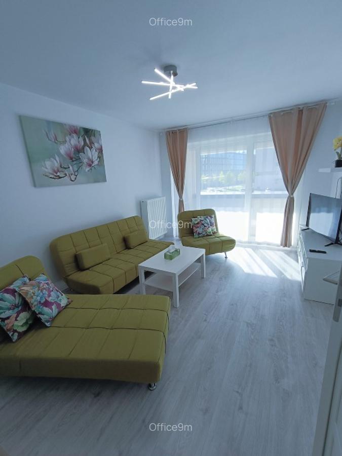 Mall Coresi - apartament 2 camere decomandat - luminos -  boxă - parcare - 2