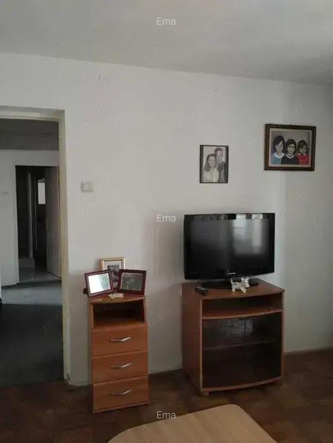 Apartament 3 camere Spitalul Judetean cu balcon spatios - 2