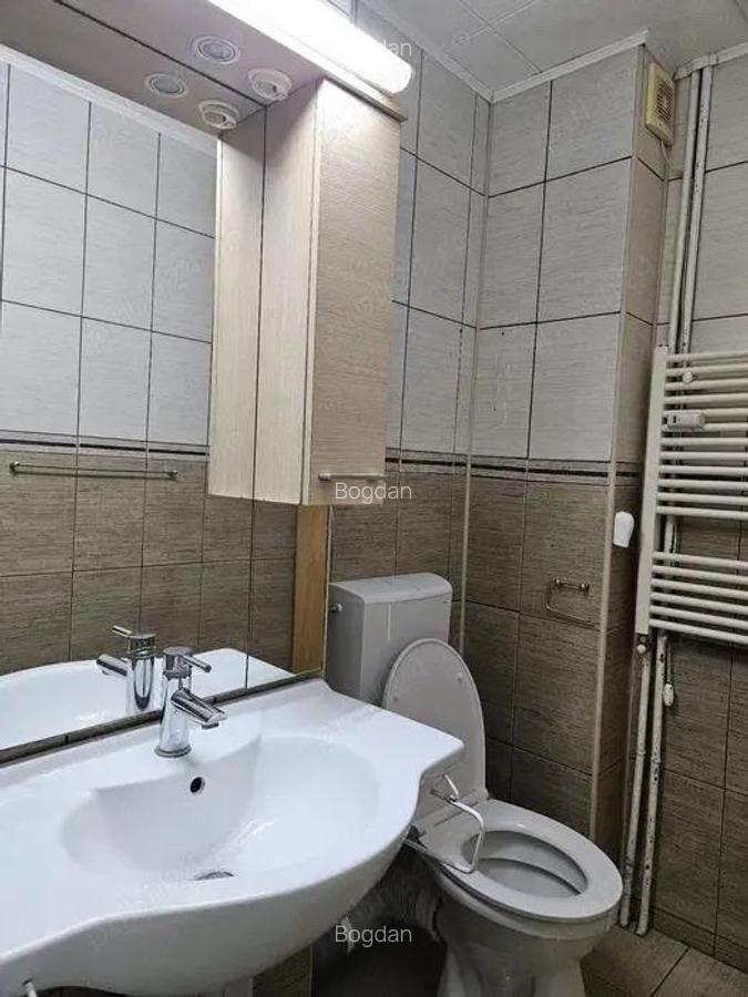 Ap modern 2 cam parter Micalaca 280 euro fara garantie ocupabil imediat - 1 Ap modern 2 cam parter Micalaca 280 euro fara garantie ocupabil imediat - 1