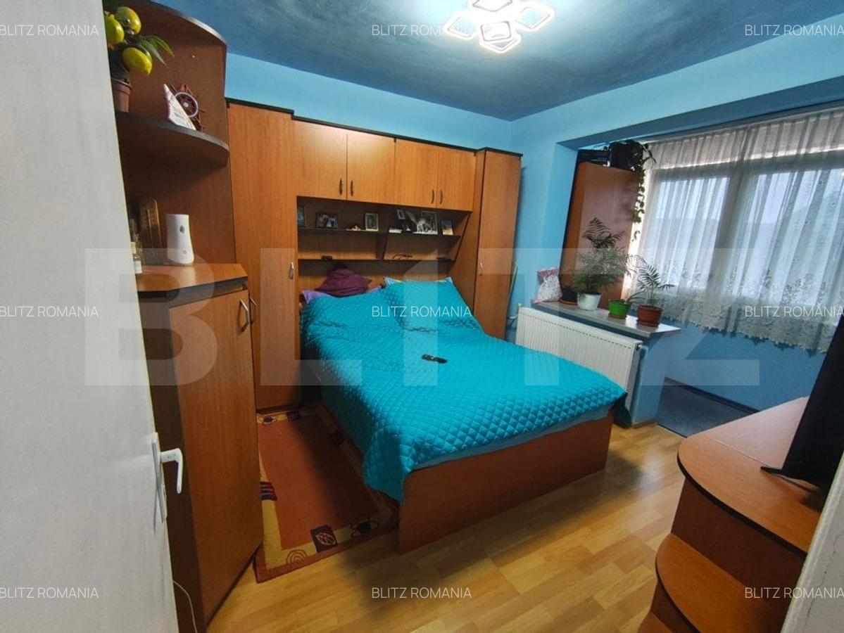 Apartament cu 4 camere decomandat, mobilat în Nufărul - 11