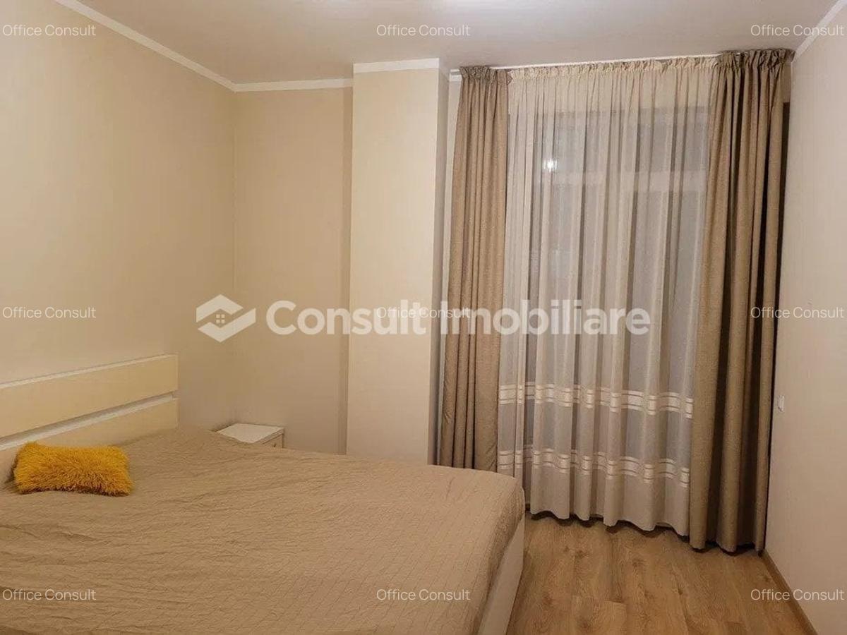 Apartament cu 3 camere semidecomandat, mobilat în Sopor - 1