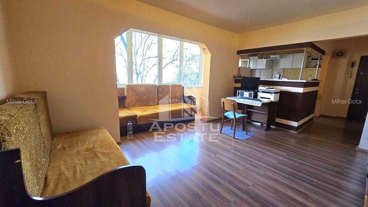 Apartament 3 camere, etaj 3, centrala proprie, zona Circumvalatiunii - 2