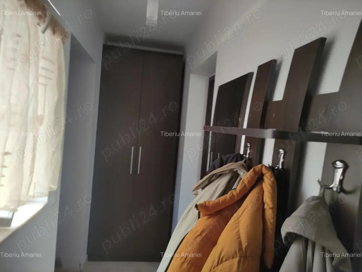 Vand casa cu etaj langa ?coala 9 - 6