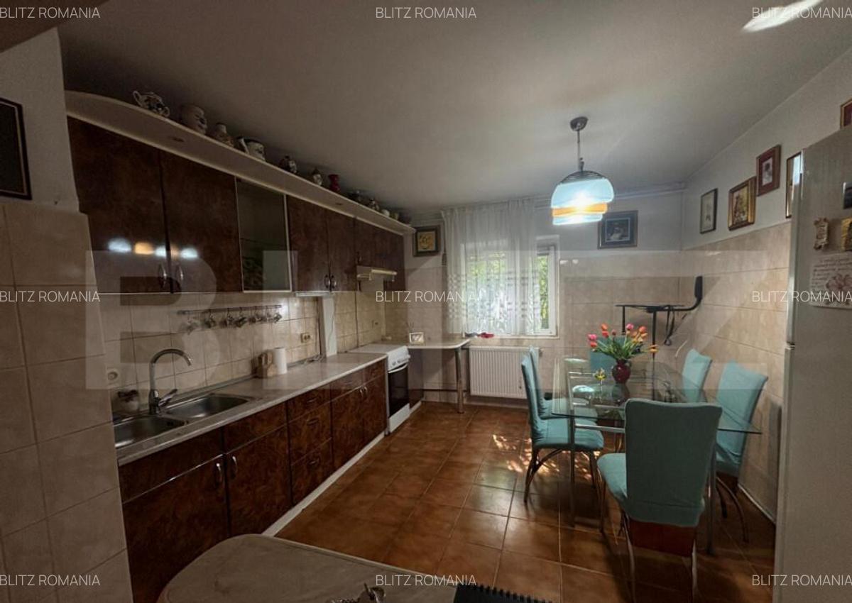 Apartament de vanzare, 3 camere decomandat, Su= 68,70mp, Et. - 2