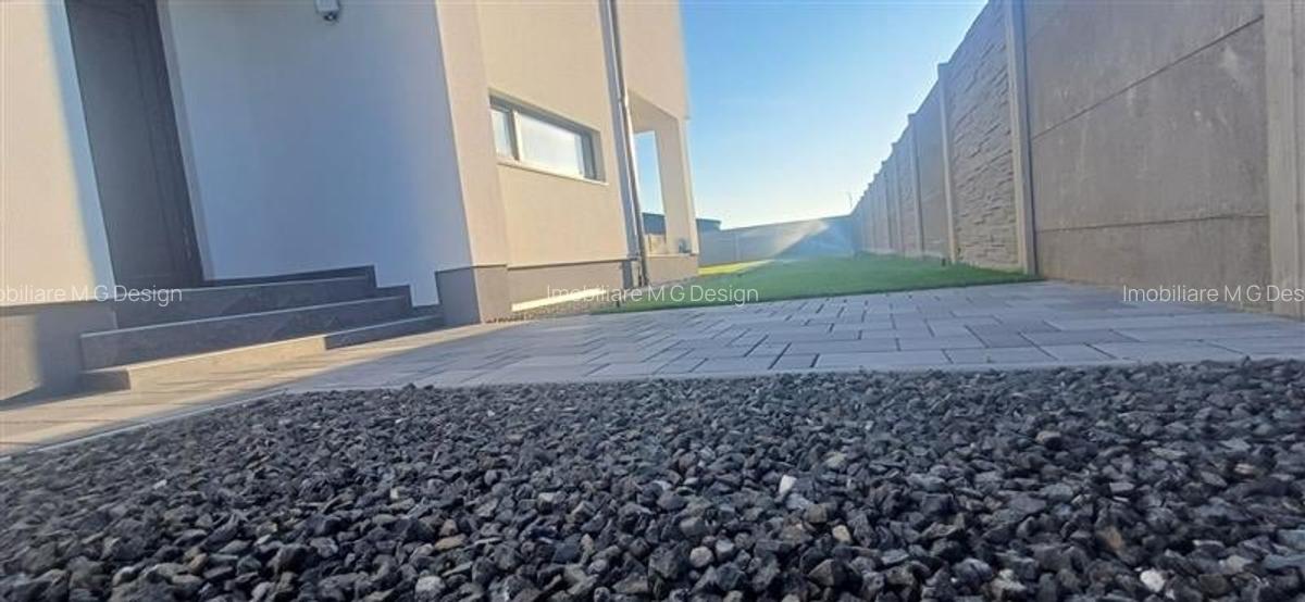 Casă cu 5 camere în Moșnița Nouă - 7