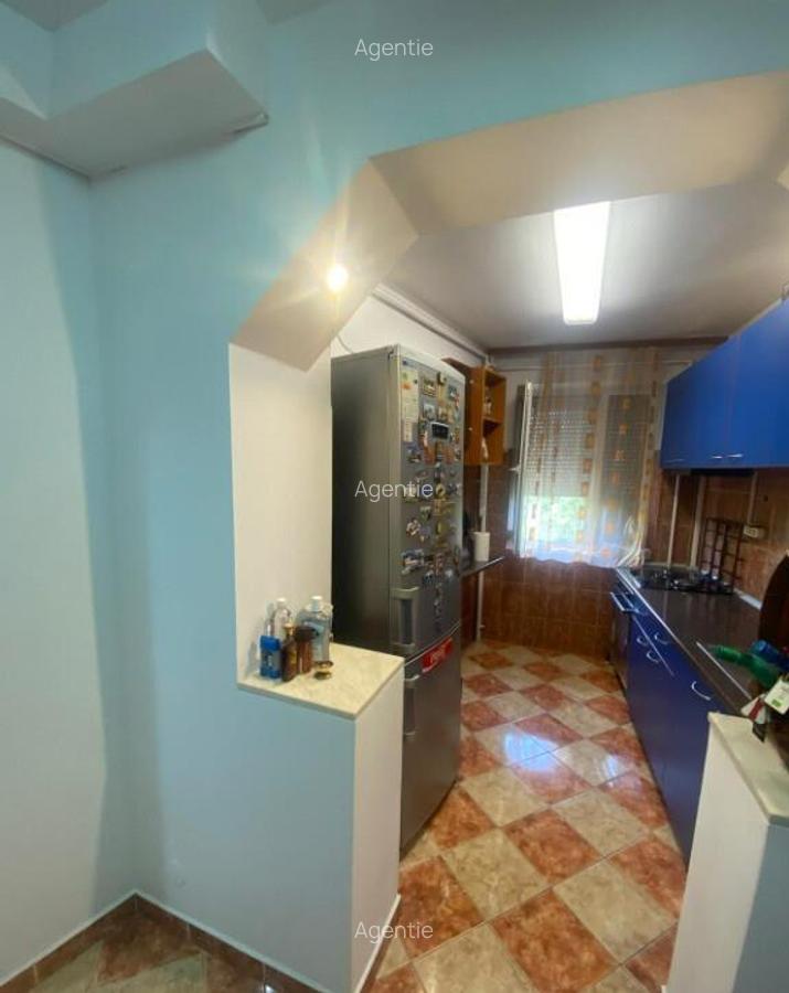 Bdul.1 Decembrie 1918.Apartament 3 camere. - 9