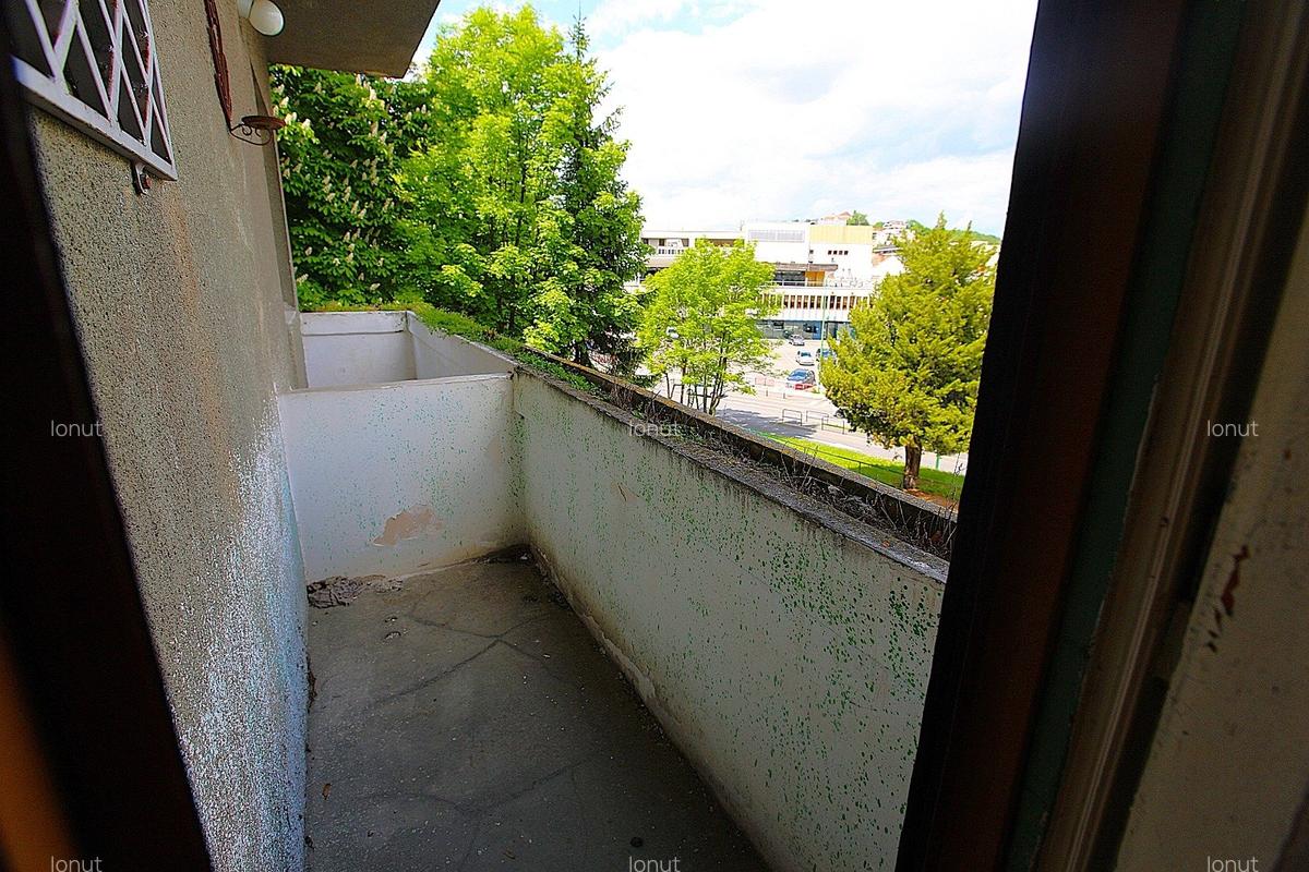 Apartament cu 4 camere decomandat în Centrul Istoric - 2