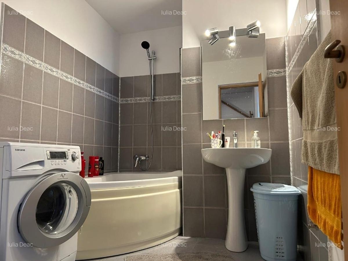 Apartament 110 mp,3 camere plus mansardă, 2 băi, curte în coproprietate, parcare - 7