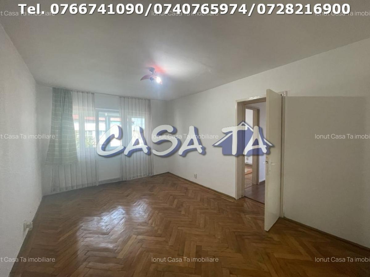 Apartament 3 Camere, Etaj 4, Strada Aleea Teilor - Zona 9 Mai - 2