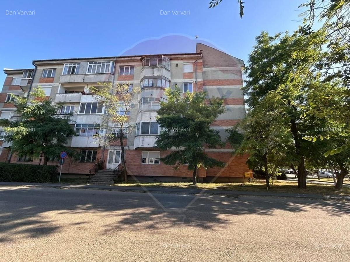 Apartament cu 3 camere decomandat, mobilat în Central - 2