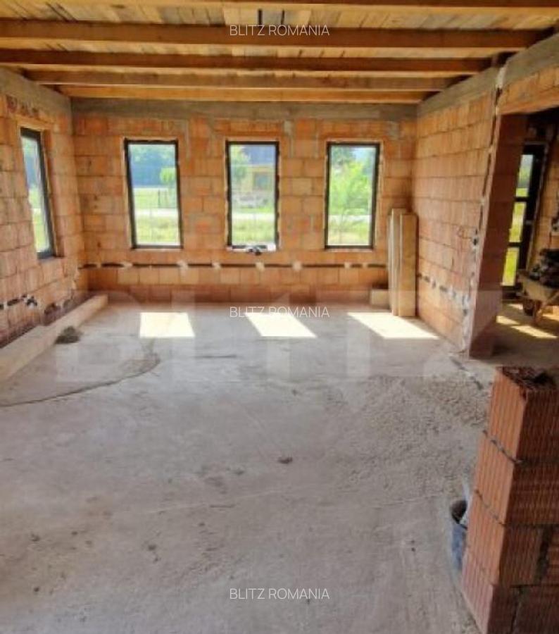 Casa parter, 120 mp, teren 1000 mp, la 25 km de orasul Bistr - 2