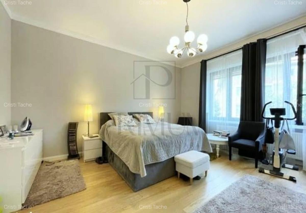 CENTRAL - ETAJ 1 - RENOVAT - 4 camere - 3 bai - centrala proprie - clima - GARAJ - 7