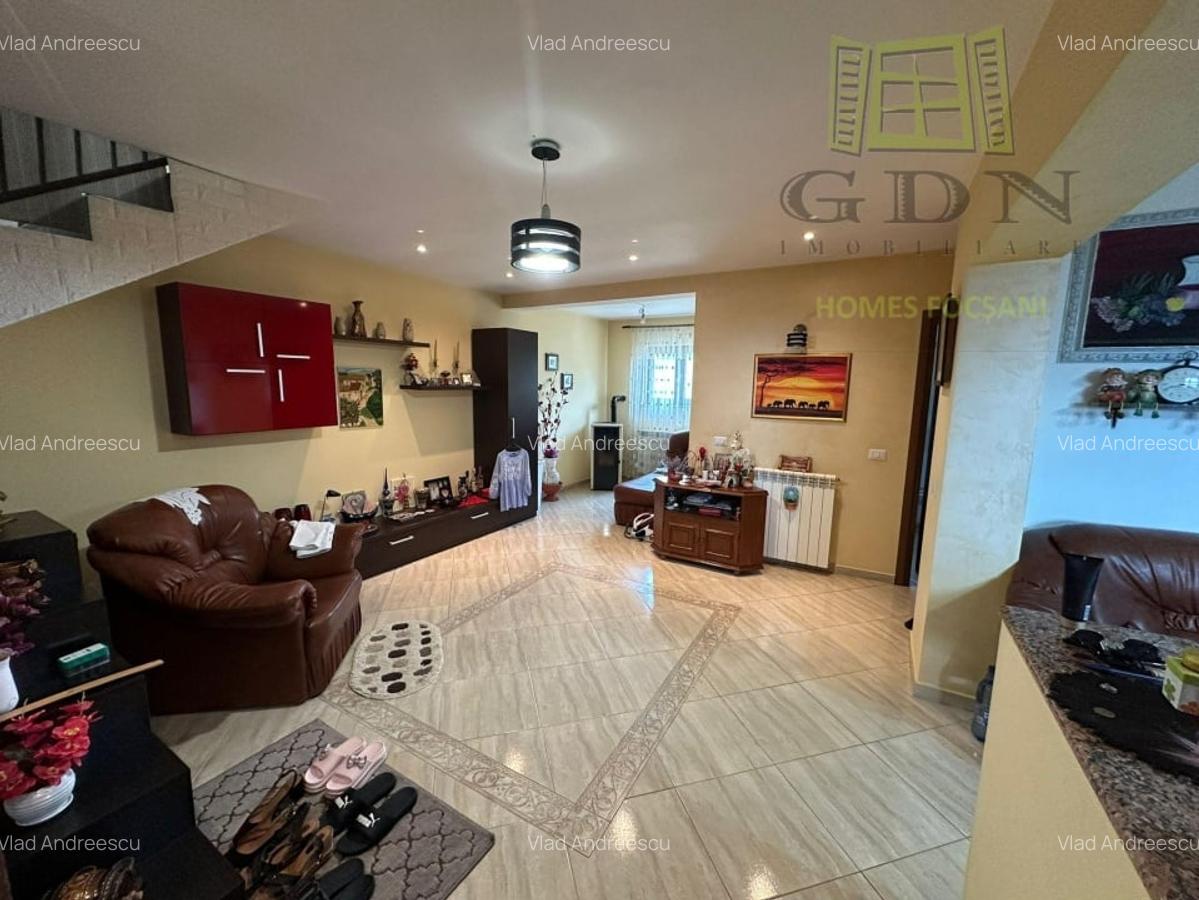 Casa de vanzare P+1 Vanatori,Vrancea - 4