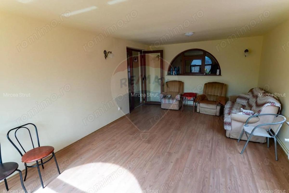 Vila /Pensiune 6 camere in Cristur, jud Hunedoara - 19