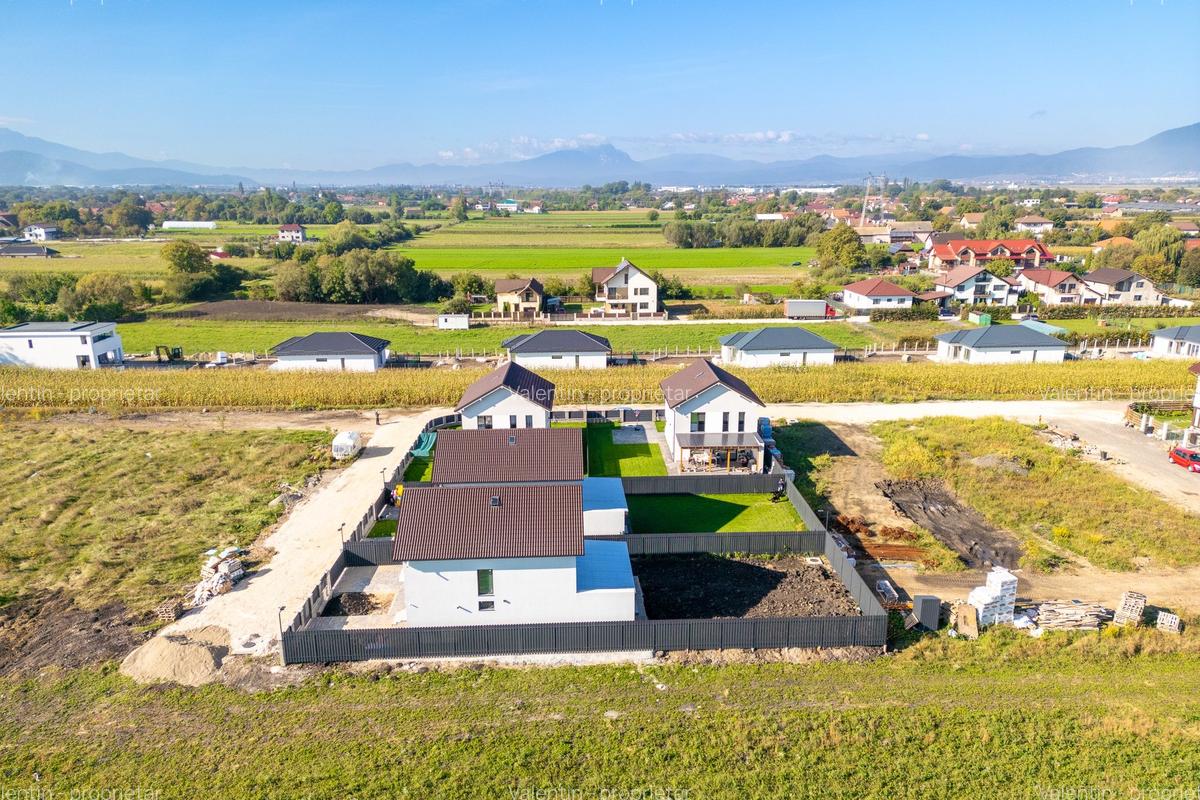 Case Stupini, 5 camere, 2026, priveliște spre Tâmpa, P+E, 470 mp teren - 2